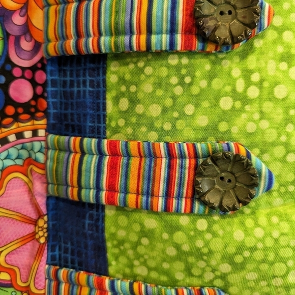 Artisan handcrafted, Psychedelic vibrant colourful quilted shoulder bag - Picture 8 of 10